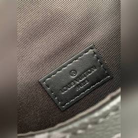 LV Модель M45912 Сумка через плечо SAUMUR Эта новая сумка чере