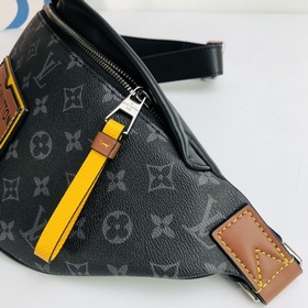 LV Модель M45220 Поясная сумка Discovery из ткани Monogram Eclip