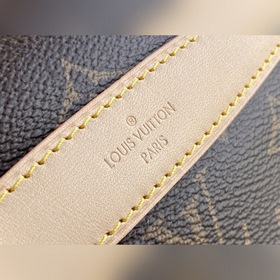 LV BUMBAG Поясная сумка Модель M43644  Изготовленный из классиче
