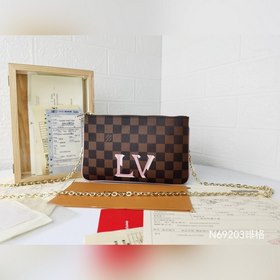 LV Модель M69203 Сумка на цепочке с шелкографией Эта сумка Double