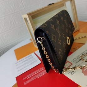 LV Модель M67405 Кошелек FLORE с цепочкой Этот кошелек на цепочке