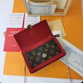 LV Модель M67405 Кошелек FLORE с цепочкой Этот кошелек на цепочке