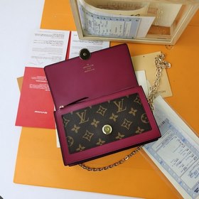 LV Модель M67405 Кошелек FLORE с цепочкой Этот кошелек на цепочке