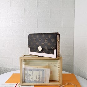 LV Модель M67405 Кошелек FLORE с цепочкой Этот кошелек на цепочке