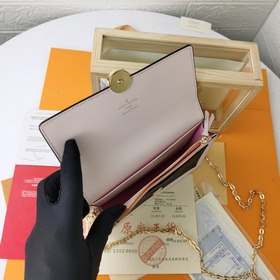 LV Модель M67405 Кошелек FLORE с цепочкой Этот кошелек на цепочке