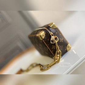LV Модель M68906 MINI SOFT TRUNK сумка на цепочке Культовый принт
