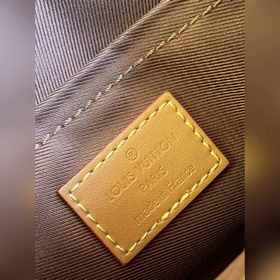 LV Модель M68906 MINI SOFT TRUNK сумка на цепочке Культовый принт