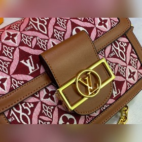 Средняя сумка LV Dauphine Средняя сумка Dauphine изготовлена из н