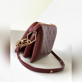 LV Модель M58276 Коричневая сумка Coussin BB с одним плечевым рем