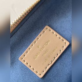 LV Модель M58268 Сумка Coussin BB, песочного цвета, через плечо Б