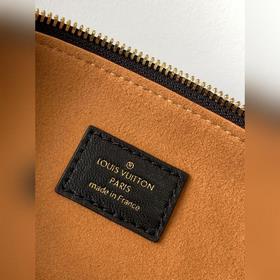 LV Модель M57783 Черная сумка Coussin среднего размера с одним пл