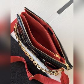 LV Модель M57783 Черная сумка Coussin среднего размера из лакиров
