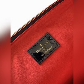 LV Модель M57783 Черная сумка Coussin среднего размера из лакиров