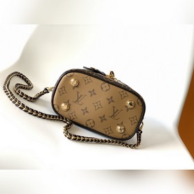 LV косметичка на цепочке, модель M45165 Косметичка на цепочке с я