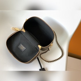 LV косметичка на цепочке, модель M45165 Косметичка на цепочке с я