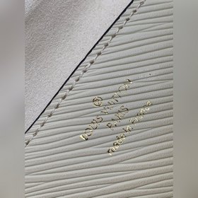 Средняя сумка LV Twist через плечо Модель M59018 M59016 Средняя с