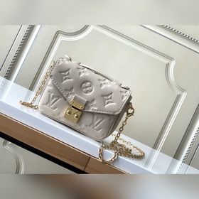 LV Модель M81390 Черный Кожаная сумка на цепочке Серия MICRO MéTI