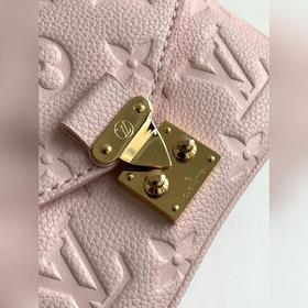 LV Модель M81390 Розовый Кожаная сумка на цепочке Серия MICRO MéT