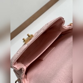 LV Модель M81390 Розовый Кожаная сумка на цепочке Серия MICRO MéT