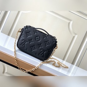 LV Модель M81390 Черный Кожаная сумка на цепочке Серия MICRO MéTI