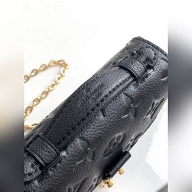 LV Модель M81390 Черный Кожаная сумка на цепочке Серия MICRO MéTI