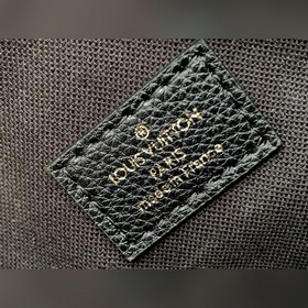 LV Модель M81390 Черный Кожаная сумка на цепочке Серия MICRO MéTI