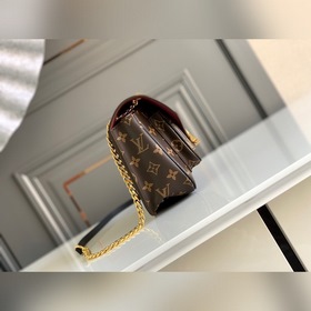 LV Модель M45592 PASSY Сумка на цепочке Сумка с цепочкой из тка