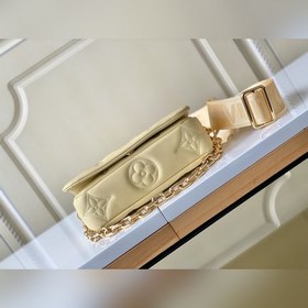 LV Wallet on Strap сумка, модель M81400, желтая Эта сумка Wallet
