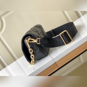 Сумка LV Wallet on Strap Модель M81398 Черный  Эта сумка Wallet