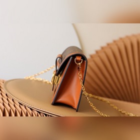 LV DAUPHINE сумка на цепочке, модель M68746 Сумка с цепочкой DA