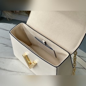 LV Модель M59761 Бежевая сумка с цепочкой Twist В 2015 году в ко
