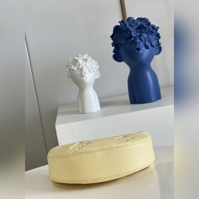 LV Over The Moon Сумка-луна Сумка под мышку Модель M59823 Желты