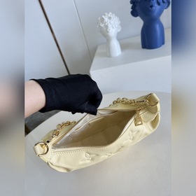 LV Over The Moon Сумка-луна Сумка под мышку Модель M59823 Желты