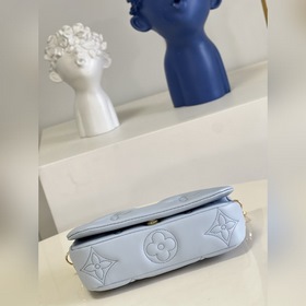 Сумка LV Wallet on Strap Модель M81399 Синяя Эта сумка Wallet o