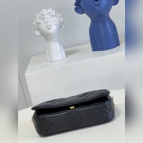 LV Сумка Wallet on Strap, модель M81398, черная Эта сумка Walle