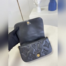 LV Сумка Wallet on Strap, модель M81398, черная Эта сумка Walle