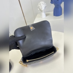 LV Сумка Wallet on Strap, модель M81398, черная Эта сумка Walle