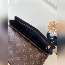 LV Модель M43714 Черная сумка с цепочкой через плечо Кожа являетс