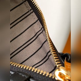 LV Easy Pouch On Strap сумка, модель M80349, черный Весенняя кол