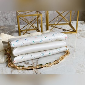LV Модель M21209 Бежевая кожаная сумка с цепочкой Серия COUSSIN 