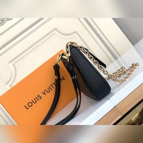 Сумка LV Easy Pouch On Strap, модель M80349, черная с тиснением 