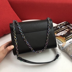 Средняя сумка LV Twist Denim Компактный внешний вид, изящная изог