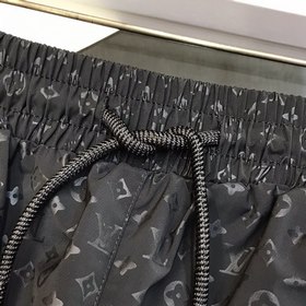 LV Новая летняя коллекция мужских пляжных шорт Лаконичный и модны