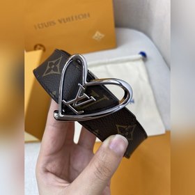 Женский пояс LV с дизайном Initiales Незаменимый аксессуар этого 