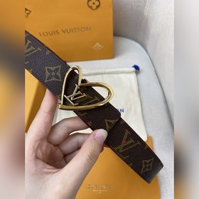 Женский пояс LV с дизайном Initiales Незаменимый аксессуар этого