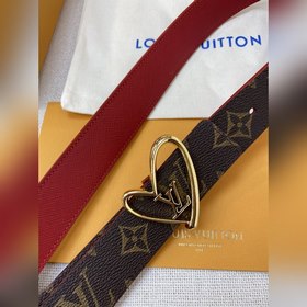 Женский пояс LV с дизайном Initiales Незаменимый аксессуар этого