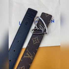 Женский пояс LV с дизайном Initiales Незаменимый аксессуар этого