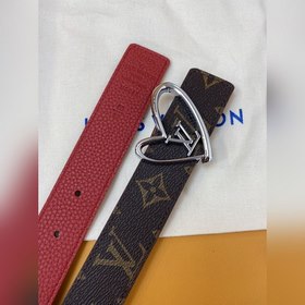 Женский пояс LV с дизайном Initiales Незаменимый аксессуар этого