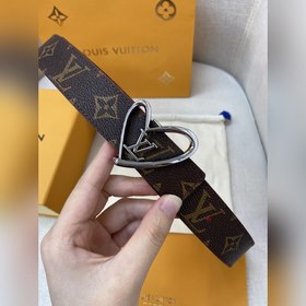 Женский пояс LV с дизайном Initiales Незаменимый аксессуар этого