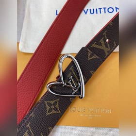 Женский пояс LV с дизайном Initiales Незаменимый аксессуар этого